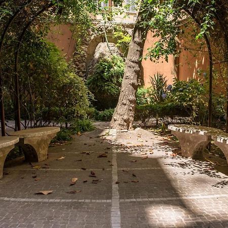 Vatican Maya Home Рим Екстериор снимка